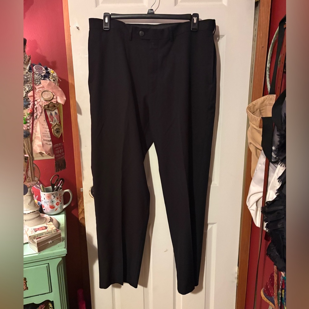 Haggar Men's Classic Black Dress Pants